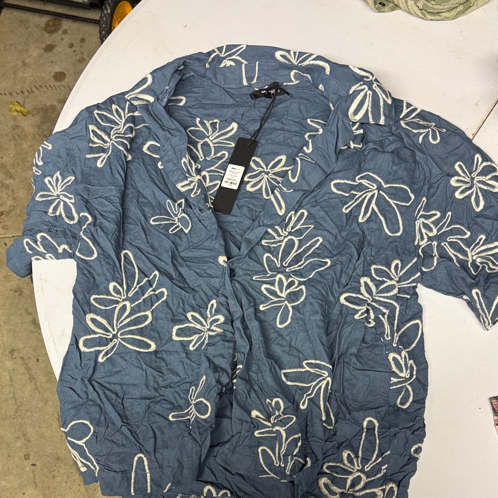 Fashion Nova Blue and White Floral Short Sleeve Shirt